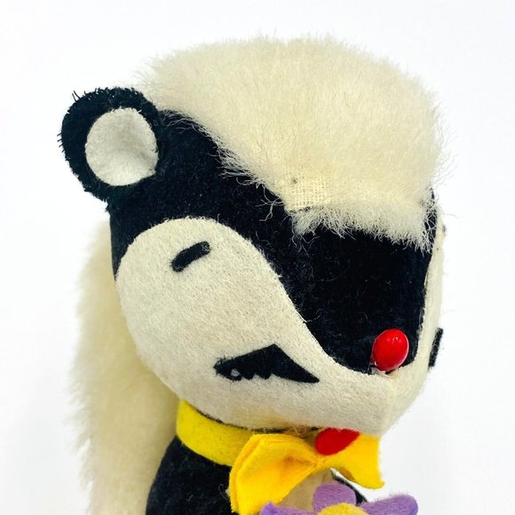 Rare Vintage Fun Farm Dream Pets Skunk Sniffer, Made in Japan, Purple Flower, 6" - Picture 3 of 16